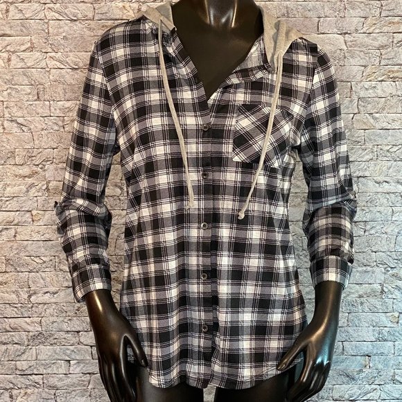 krb071809's tweet photo. So good I had to share! Check out all the items I'm loving on @Poshmarkapp from @SillygirlM #poshmark #fashion #style #shopmycloset #wanted #honeypunch #noboundaries: https://t.co/PLdVVODwYy https://t.co/6VhvucsTMK