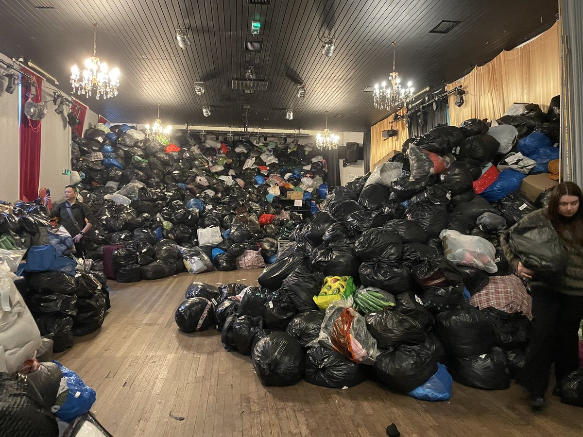 cmlawrence5's tweet photo. @bigyellowss @balhamnewsie packing materials (tape, labels, boxes, black bags) also needed if you have anything to donate! https://t.co/h29kFxRSqh