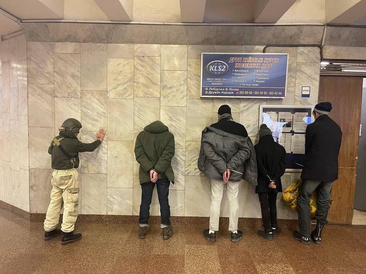In the #Kyiv metro police detained saboteurs. They hid the bullets in a plush toy.