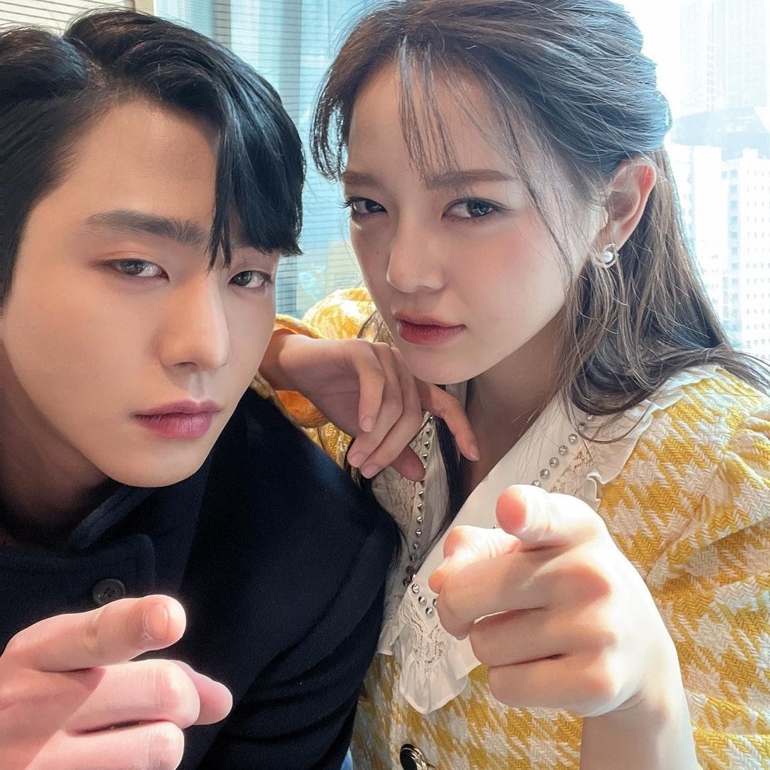 cleandoluv's tweet photo. Who keeps rewatching ep 1 and ep 2 of Business Proposal cause they can't patient enough for next week ep?? https://t.co/1QdlyAlswV