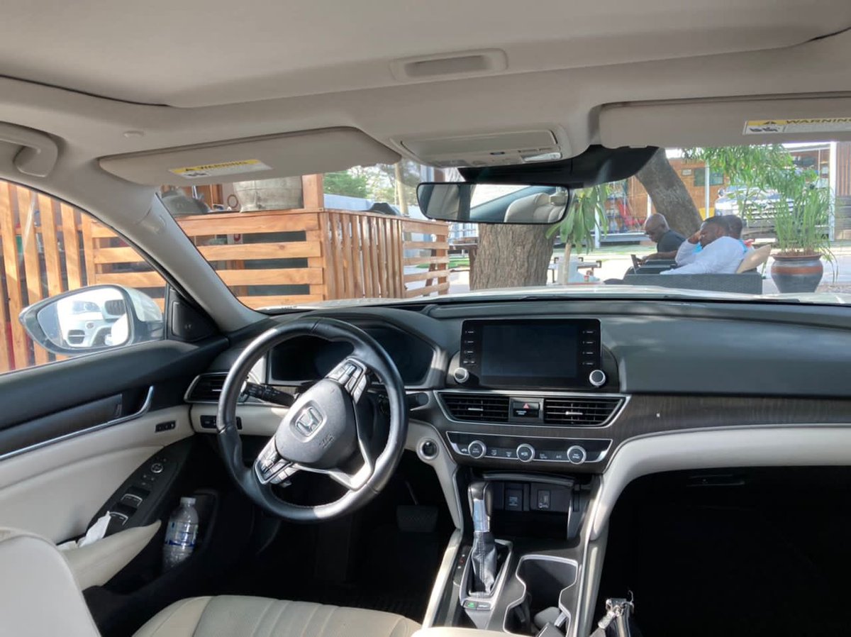 menzmotorz's tweet photo. .
.
@menzmotorz 
#Honda #HondaAccord #2018model
#Touring  #CreamInterior 
.
. https://t.co/9DR4BR35EP