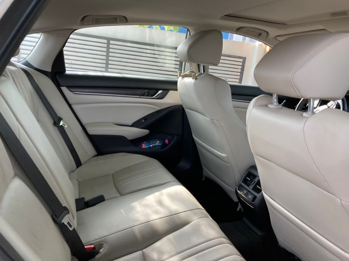 menzmotorz's tweet photo. .
.
@menzmotorz 
#Honda #HondaAccord #2018model
#Touring  #CreamInterior 
.
. https://t.co/9DR4BR35EP