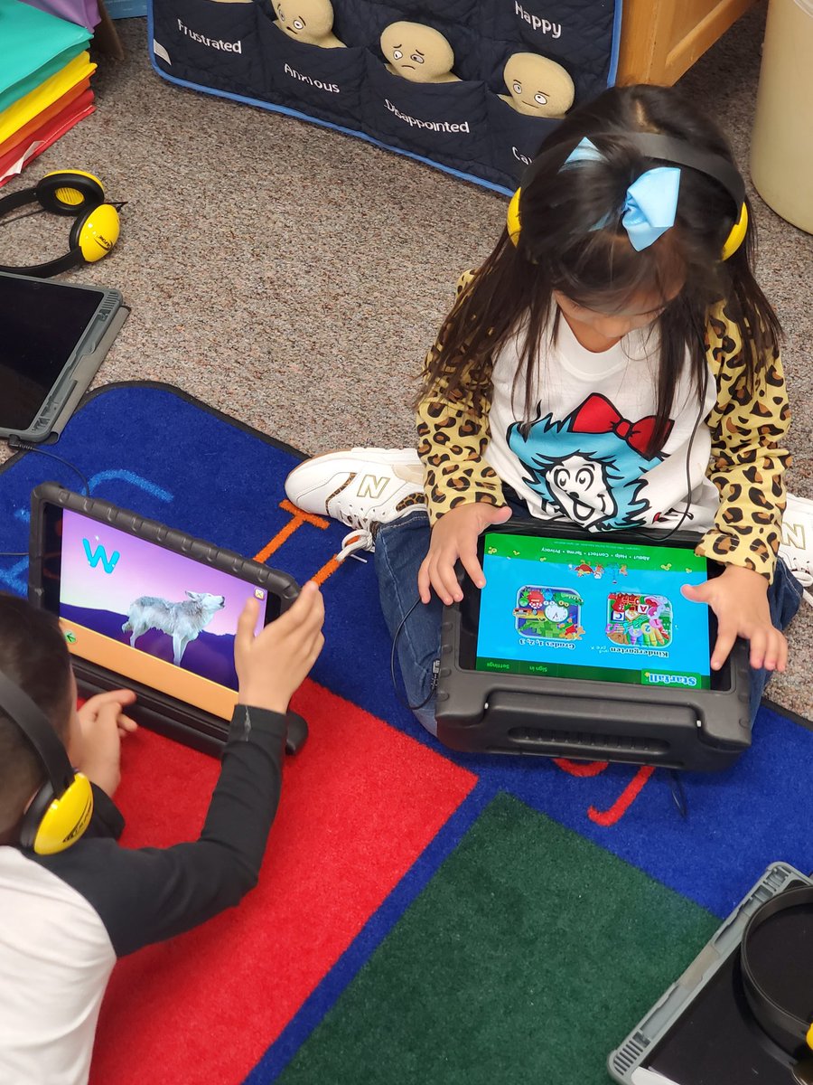 ZavalaElem's tweet photo. PreK center time! @SimmonsPreKKind @s_amaril #zavalarocks #prekrocks https://t.co/wLzfnK5W6b