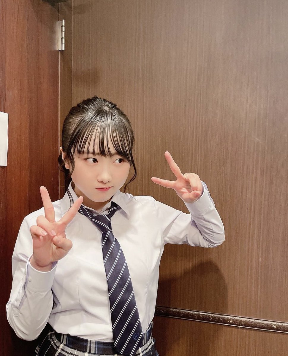 tw_kh0's tweet photo. 望結様の制服姿
#本田望結 #制服 https://t.co/AIPRGAE3a4