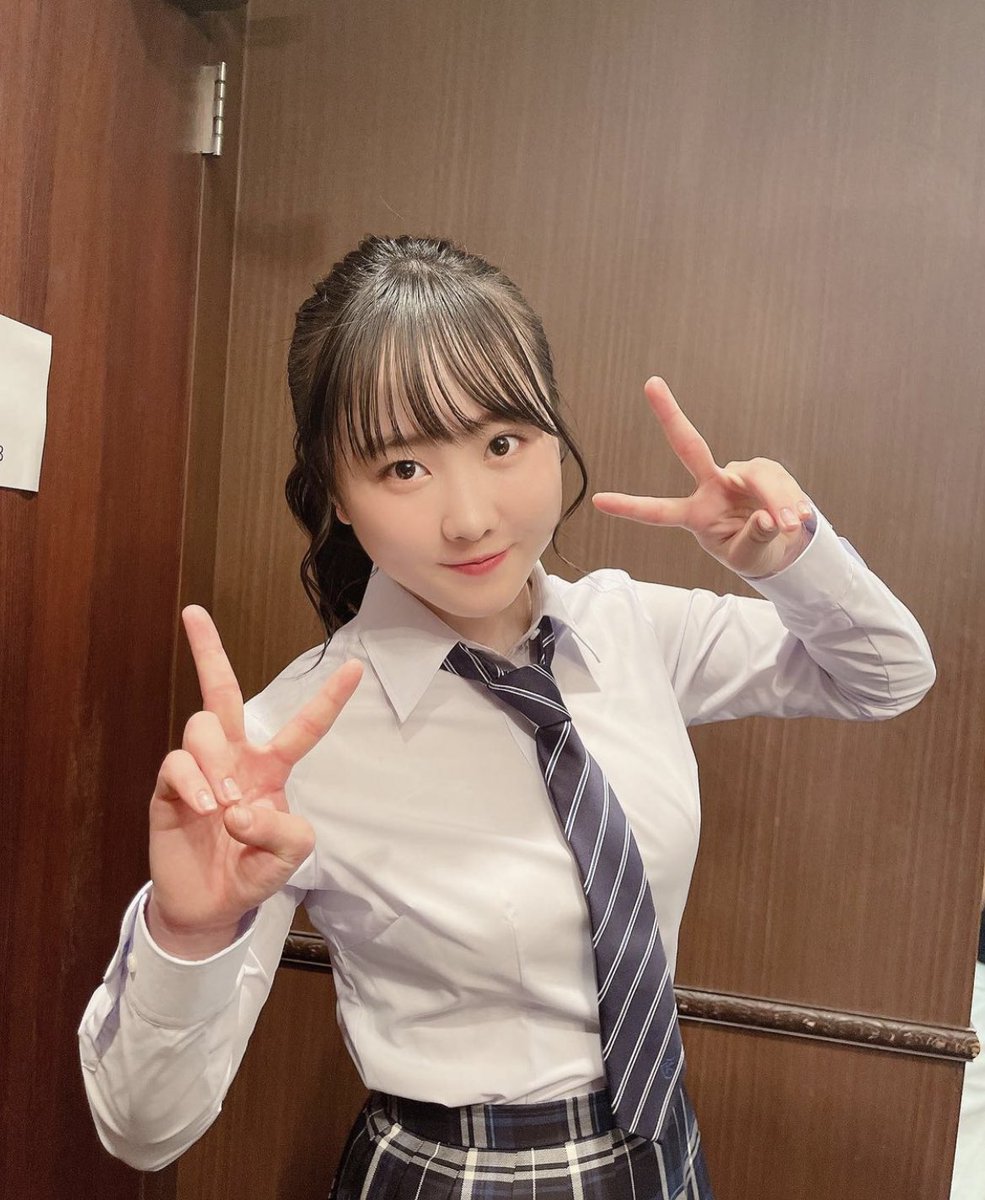 tw_kh0's tweet photo. 望結様の制服姿
#本田望結 #制服 https://t.co/AIPRGAE3a4