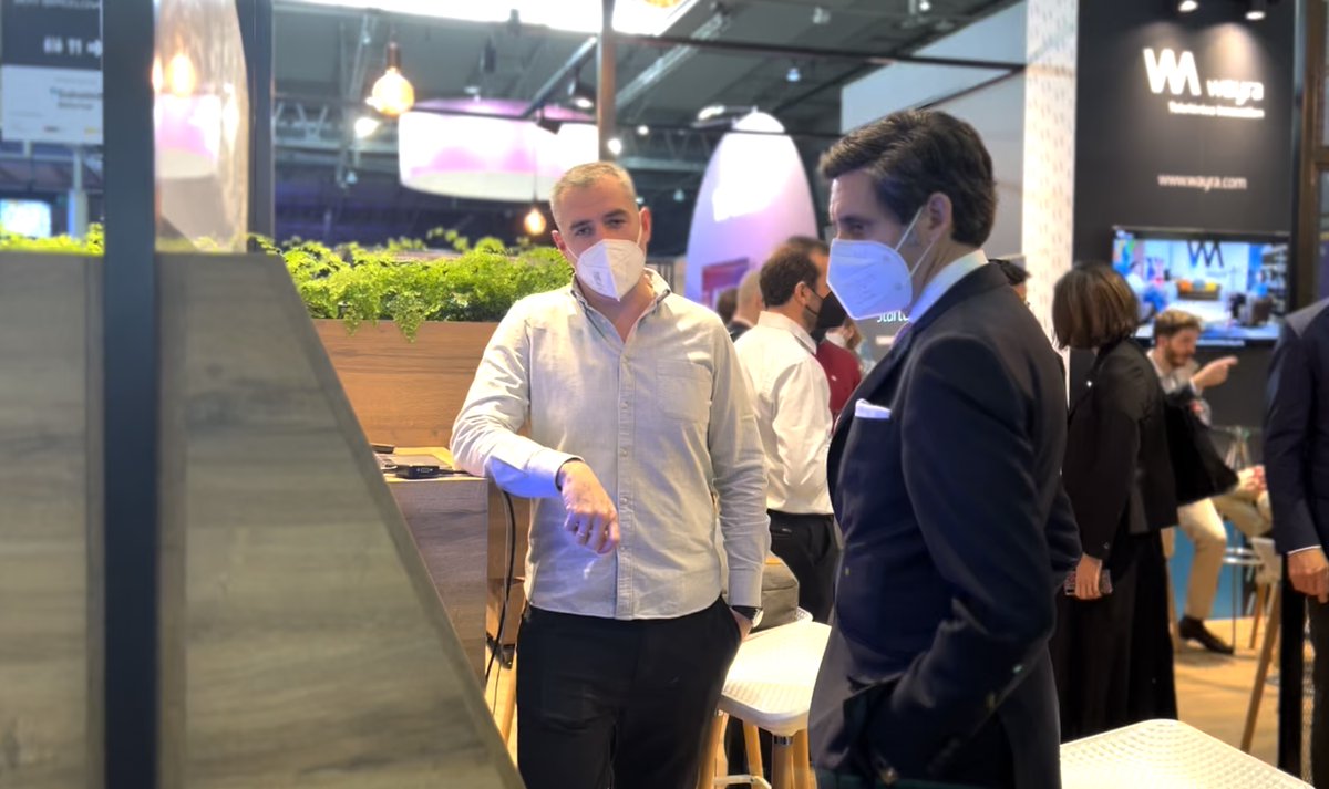 Ayer estuvimos hablando en el #MWC #4YFN con <a href="/jmalvpal/">JM Alvarez-Pallete</a> Presidente de Telefónica enseñándole <a href="/keytrends_ai/">Keytrends.ai</a> nuestra herramienta de automatización SEO y SEM. Nos dio buen feedback y le gusto y eso nos da ánimos para seguir creciendo. Gracias <a href="/OpenFuture_/">Telefonica Open Future</a> por el stand ;-)