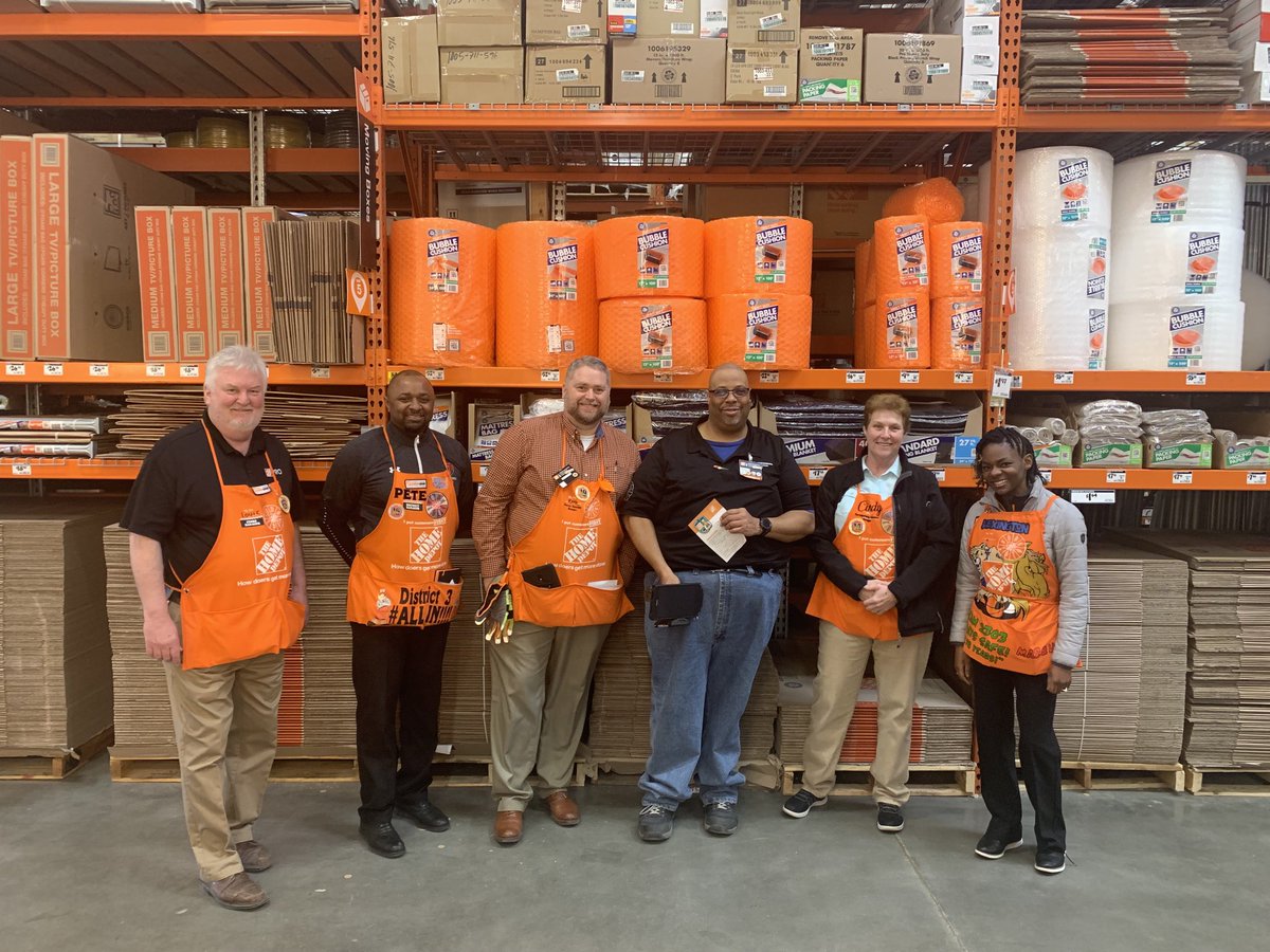 SA RDME Marquita is in the House at 2303 and recognizing MEAS Maceo for taking care of his people.