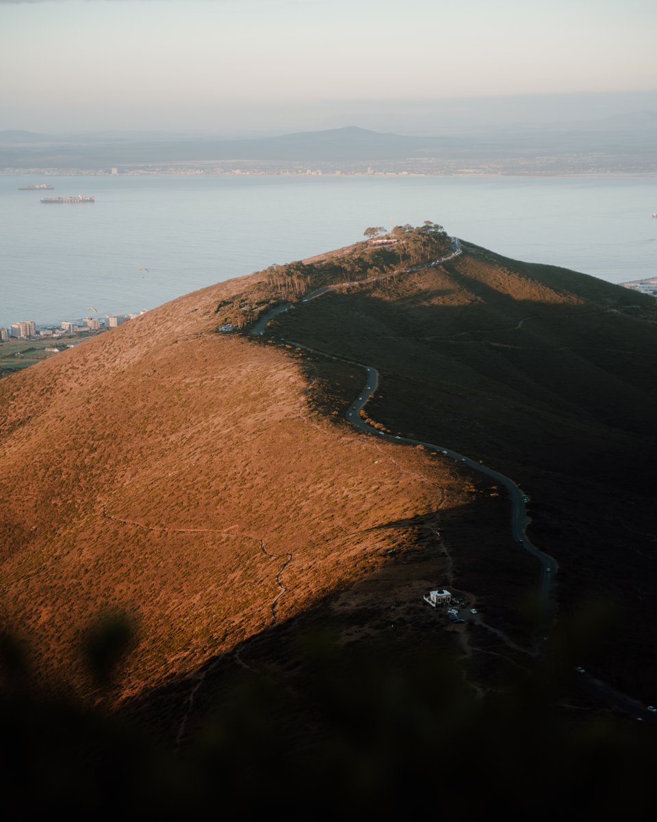 jamalonseries's tweet photo. Cape Town's Golden Hour is unrivalled 😍

Some shots from Sunset Rock, Lions Head &amp; Signal Hill
Summer 2022 has been fantastic 🙌🏼

#CapeTown #SouthAfrica 
@CityofCT @lovecapetown @SouthAfrica 
@CapeTownTourism @capetownint https://t.co/8xyTvvhYz7