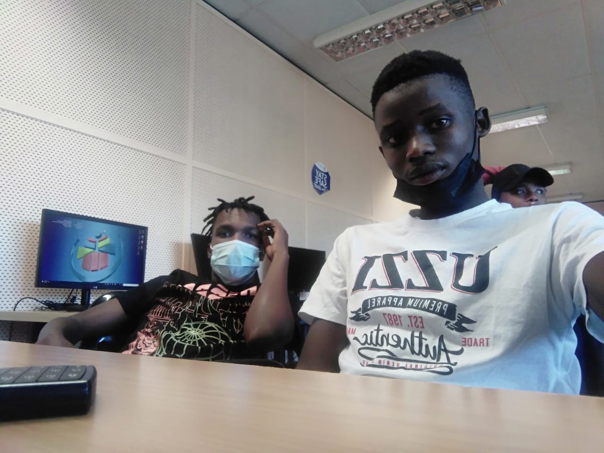 04_thapelo's tweet photo. As I start the #tutJOURN2022 #twitterchallenge...I am up for the task to know more about journalism🎓📽️📚 https://t.co/ugZRoEV08r