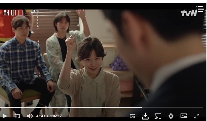 ArmiLameaa's tweet photo. to all the people who watched happiness.....did yall  notice this?💀✊🏻 https://t.co/asYy6STCb8