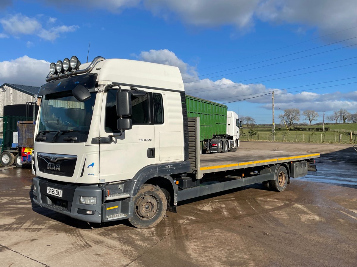 2016 (65) MAN TGL8.220 4x2 flatbed, sleeper cab, automatic gearbox, flatbed body, good floor, sunroof, fridge, 622,473km, test Feb 2023 #StrathclydeCommercials #CommercialVehicles #TrucksForSaleUK