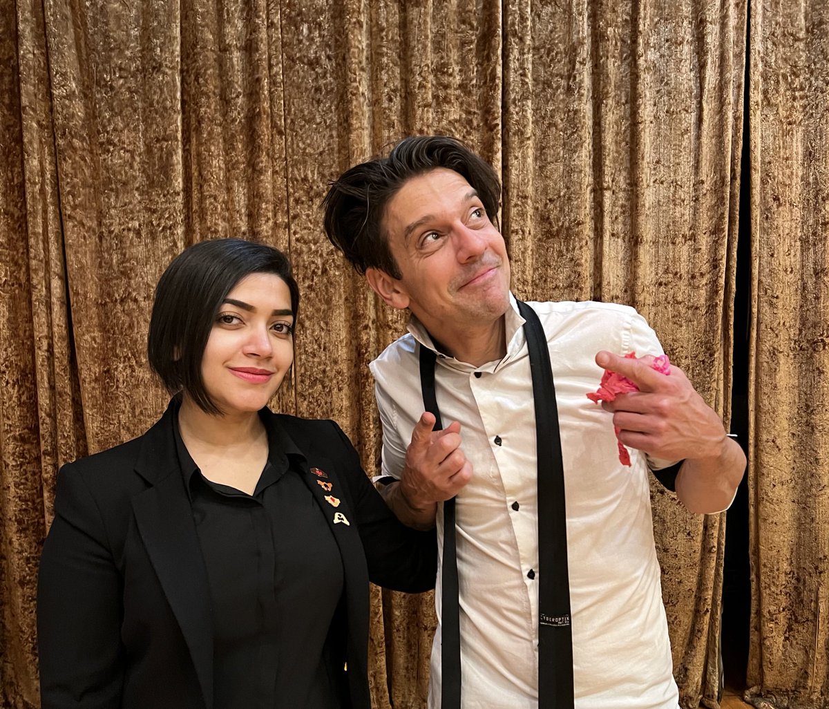 AlSultan_Meriam's tweet image. I had the pleasure of sharing the stage with @MarioMagician @JackSpareribs, Glen Micheletti, and James Chan in an amazing magic show!
Thank you all for making this possible!

#magic #magician #magicshow