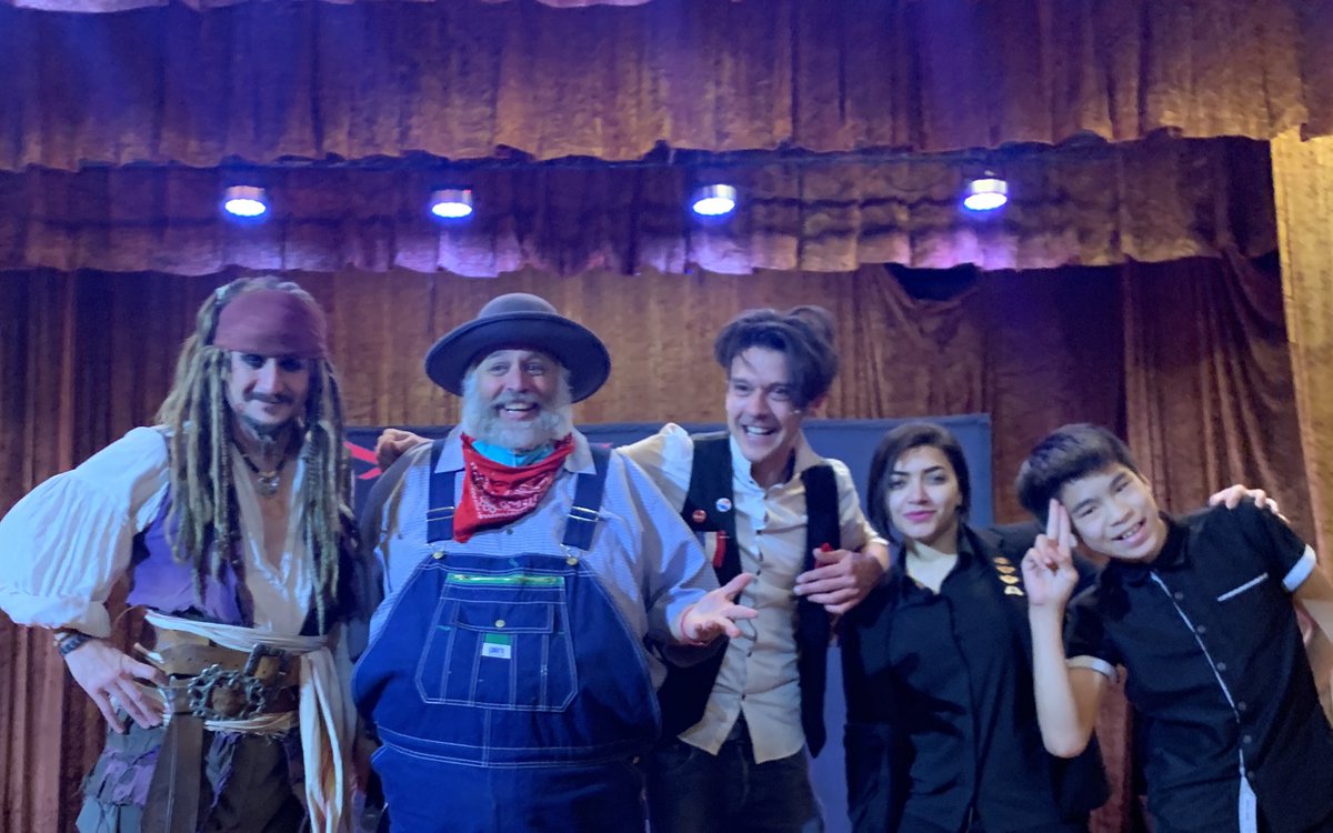 AlSultan_Meriam's tweet image. I had the pleasure of sharing the stage with @MarioMagician @JackSpareribs, Glen Micheletti, and James Chan in an amazing magic show!
Thank you all for making this possible!

#magic #magician #magicshow