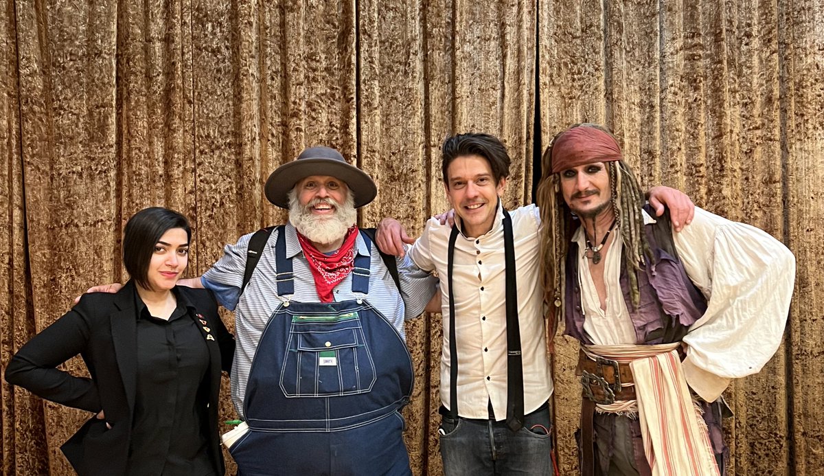 AlSultan_Meriam's tweet image. I had the pleasure of sharing the stage with @MarioMagician @JackSpareribs, Glen Micheletti, and James Chan in an amazing magic show!
Thank you all for making this possible!

#magic #magician #magicshow