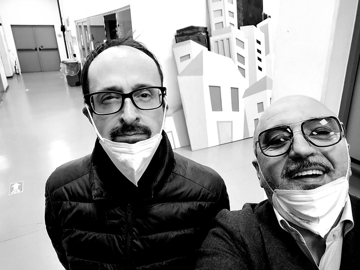mimmopesce1's tweet photo. #amicodeivip
Ieri sera a San Siro, spogliatoi dell'inter, con il mio carissimo amico del cuore Simone Inzaghi.
#MilanInter
#coppaitelia
@QSVS_Official
#stefenieorlendo https://t.co/nj1M3Oo3GB