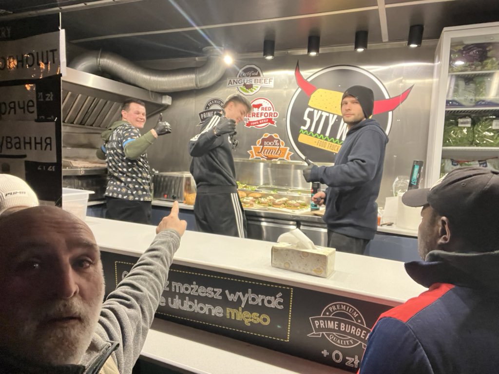 chefjoseandres's tweet photo. Everywhere, anywhere Polish people @Poland and @Ukraine Ukrainians are helping in so many ways! Firefighters,school teachers,students doing whatever it takes to bring comfort to refugees feeding etc all the time non stop! 24/7 an Army of empathy and love! #BuildLongerTablesNoWar https://t.co/KOZ8Z5w88q