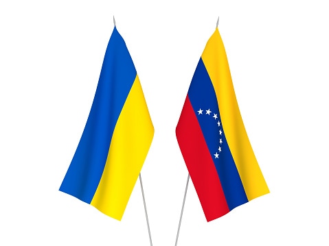DiplomaciaVE_HU's tweet photo. #URGENTE
EMBAJADA DE VENEZUELA EN HUNGRÍA

Se informa que todo ciudadano #Venezolano, y sus familiares,  residentes legales en #Ucrania que se trasladen a #Hungría debido a la situación de guerra, pueden ingresar a este país sin necesidad de presentar un visado especial.
1/2 👇 https://t.co/w2Ea09jNjn