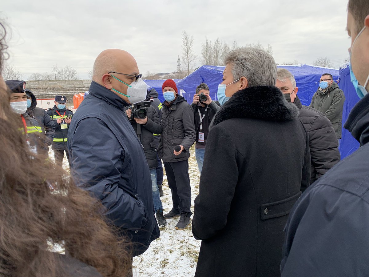 I'm proud of how the EU and Member States are giving immediate support to those coming from the horrific threats of war.
See just issued <a href="/EU_Commission/">European Commission</a> proposal for temporary protection for people fleeing war in Ukraine + guidelines for border checks 👇 
ec.europa.eu/commission/pre…