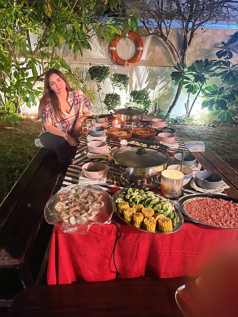 MahaJawed's tweet photo. If life allows me, I'll double the size of my dining table and do it with a smile on my face #nanigoals https://t.co/w8PjAFXTVW