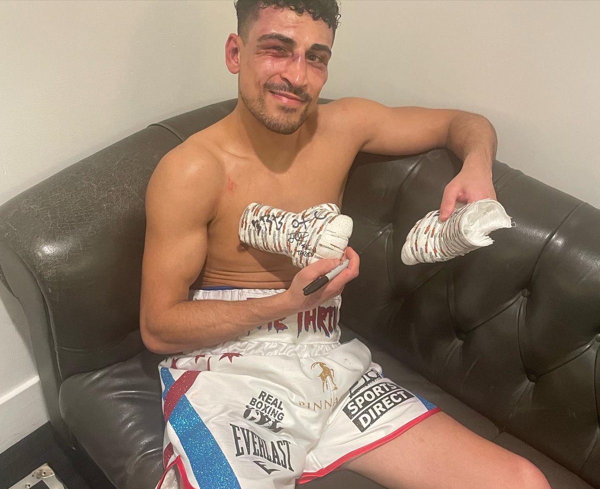 OneEmpireJamie's tweet photo. Signed, sealed and it definitely delivered!!
No more words needed about #thethrill @_JordanGill performance Sunday night other than simply unbelievable!
•
#cutman #handwraps #thetapeofthefightgame #andthenew #bbbocapproved #glovetape #coldwellboxing https://t.co/daQkYSHsin