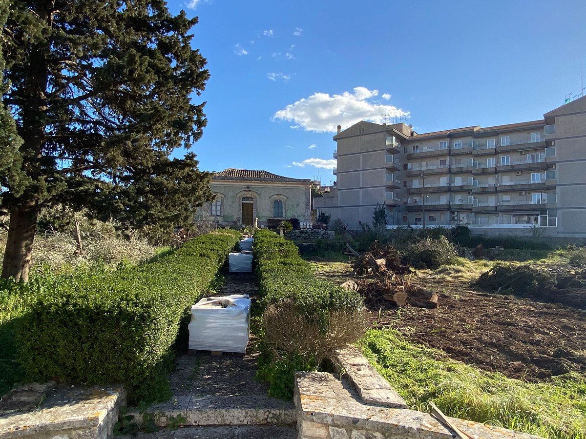 max_workshop's tweet photo. Heritage at risk
Human-made risks from development pressures caused by population growth and progressive urbanisation result in ever-greater consumption of land and destroy natural, cultural and social landscapes. https://t.co/BIHNrb14Pn