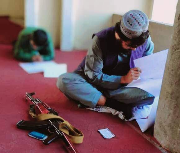 MJalalAf's tweet photo. Some of IEA members who were forced to leave their studies due to foreign occupation are now returning back to the Universities to complete their education. The 20 years long foreign occupation took a lot from Afghans. https://t.co/bSXXCu33JE