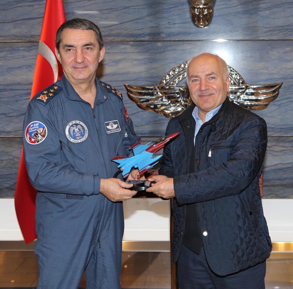 gencaga_meric's tweet photo. Hava kuvvetleri Komutanımız hemşehrimiz Hava Orgeneral Sayın Hasan Küçükakyüz’ün kıymetli valideleri Nafiye hanımefendi teyzemizin vefatını teessürle öğrendim Merhumeye Allah’tan rahmet değerli komutanımıza ve ailesine sabr-ı cemil niyaz ediyorum.. Mekanı cennet olsun https://t.co/P3mCjXbPxk