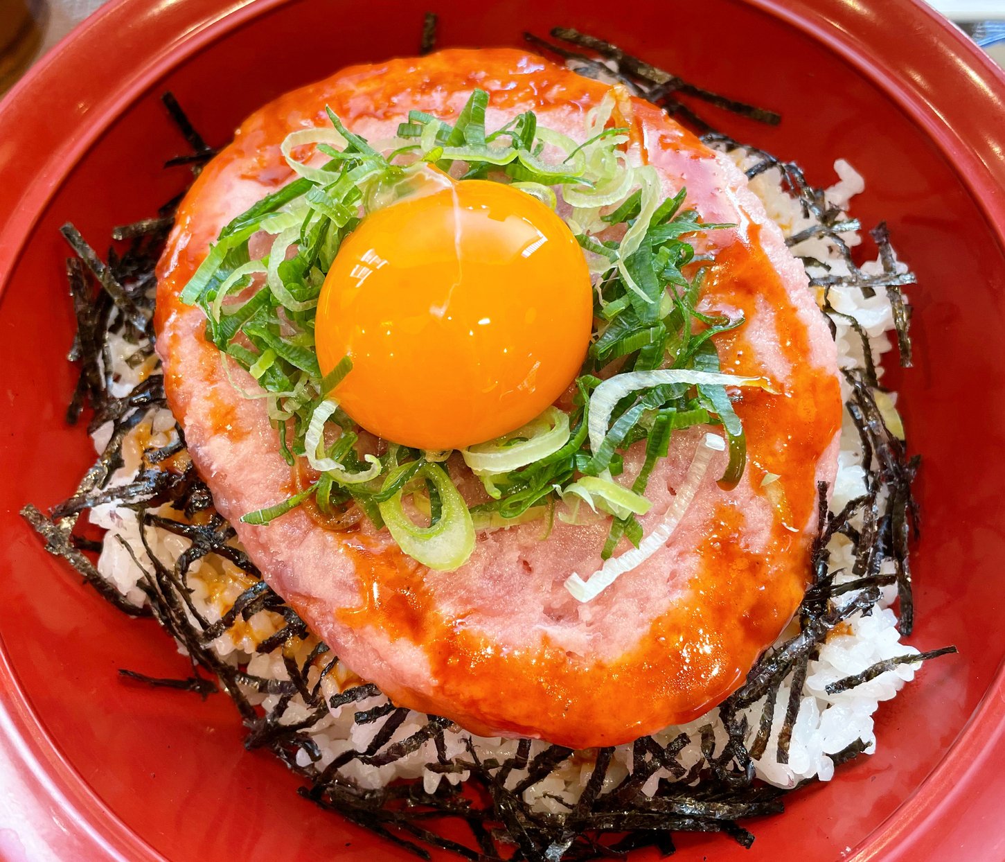 すき家 公式 メ ま 朗 ニ ぐ 報 ュ ろ ユ に ッ 登 ケ 場 丼 が すき家 まぐろユッケ丼 T Co Tkonpnnksj Twitter