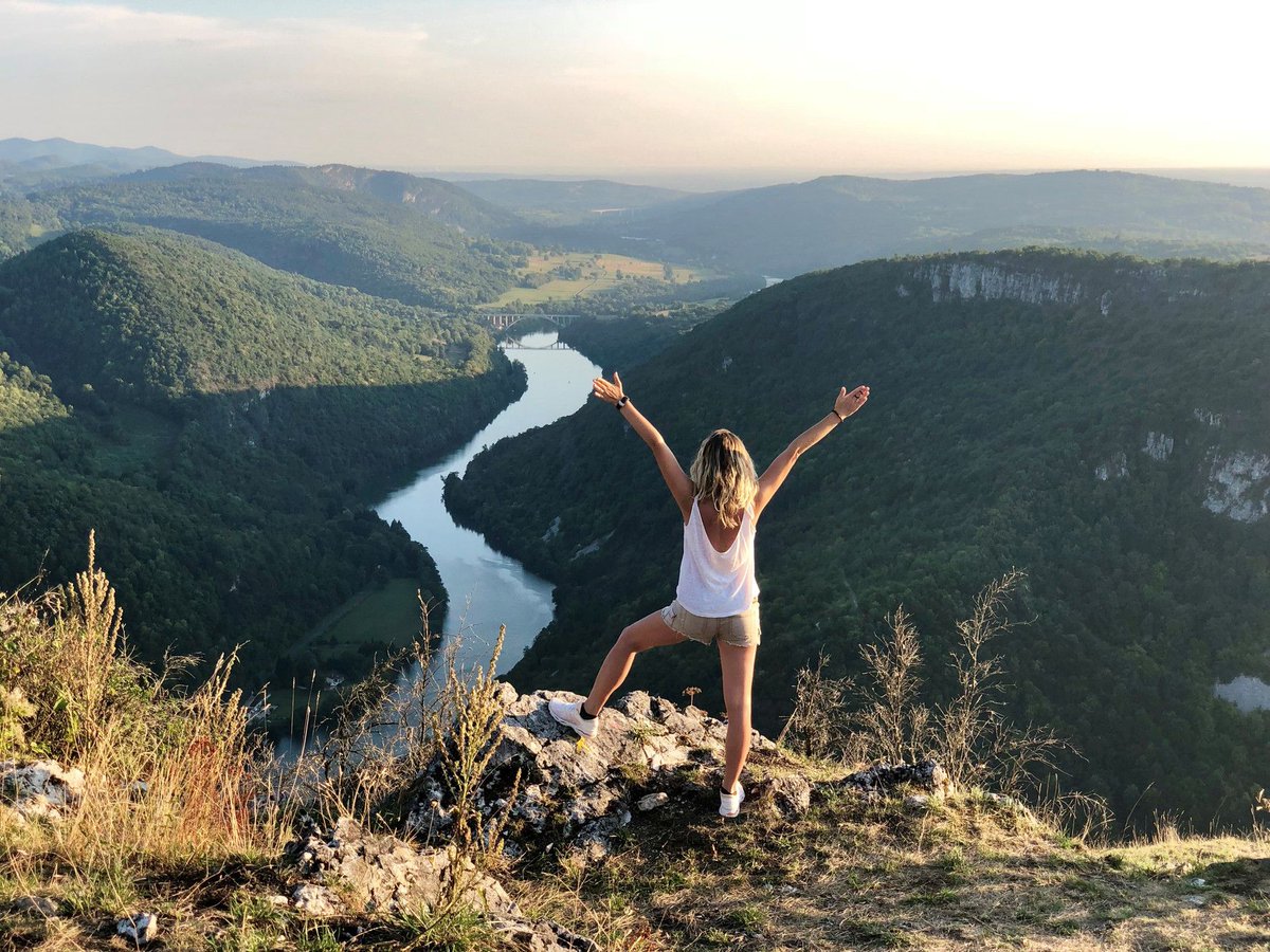 l'#Ain est nommé aux #TravelDOr dans la catégorie Destinations françaises aux côtés des plus prestigieuses régions et villes touristiques. Une belle reconnaisse pour le travail accompli et la stratégie de développement mise en œuvre ! Votez pour l'Ain : bit.ly/Travel-Or