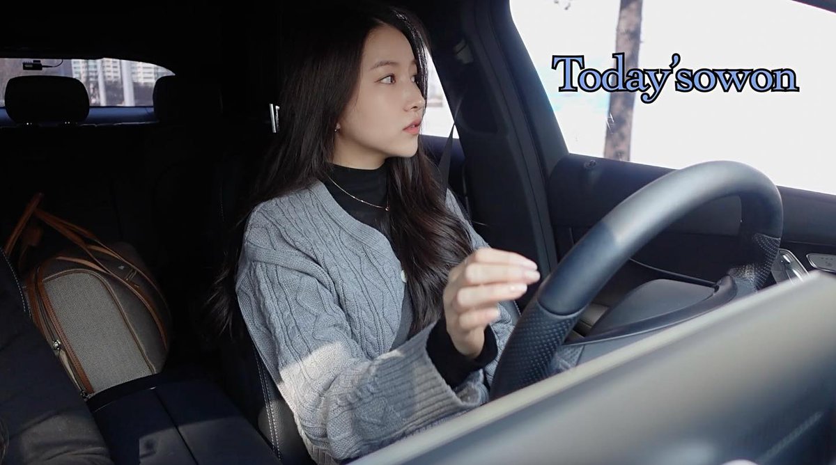 GFS_backup's tweet photo. [PIC] 220302 - Kim Sojeong (onedayxne) post

🦊Finally my first vlog🙈
Link in bio 🤍

▶️https://t.co/v8U3Vxjc4G
🔗https://t.co/Cq5WnieodX

#여자친구 #GFRIEND #소원 #SOWON #김소정 #KIMSOJEONG https://t.co/E1YqxughFb