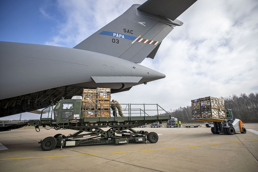 Joint Forces on Twitter: