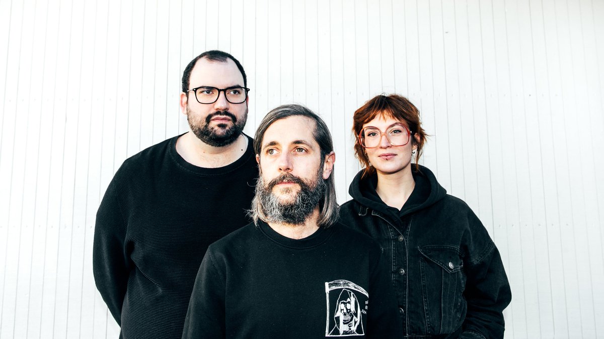 Neue Musikangebote bei Radio @srf3 – linear und digital 📻🎧▶ «Sounds!» verbindet verschiedene Musikrichtungen als ganzheitliche, dreistündige Musiksendung miteinander. Das Musikangebot wird zudem mit zwei neuen Podcasts und drei Videoformaten erweitert. medien.srf.ch/-/die-neuen-mu…