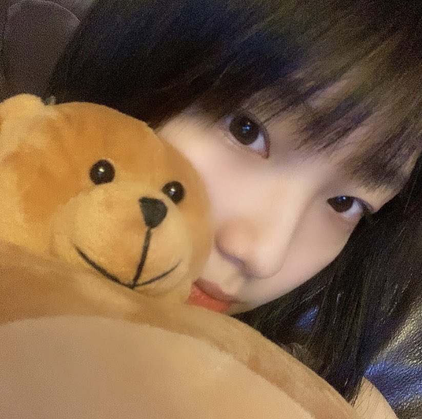 IYJNLOOKS's tweet photo. i miss short haired yeojin <3 https://t.co/ZuqZuoYj6G