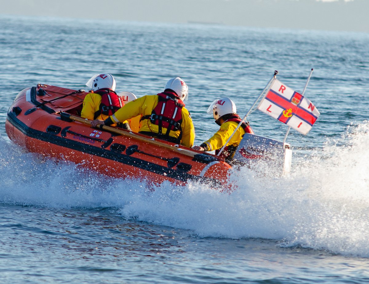 ExmouthRNLI's tweet photo. Exmouth RNLI's fast and highly manoeuvrable D Class Inshore Lifeboat, George Bearman II, workhorse of the RNLI for 50 yrs, is ready for launch by our RNLI Crew Volunteers, helping them save more lives at sea. @RNLI #RNLI #Lifeboat 
More here ...
https://t.co/wm3pGN8Hh8 https://t.co/4SgdKyO33S