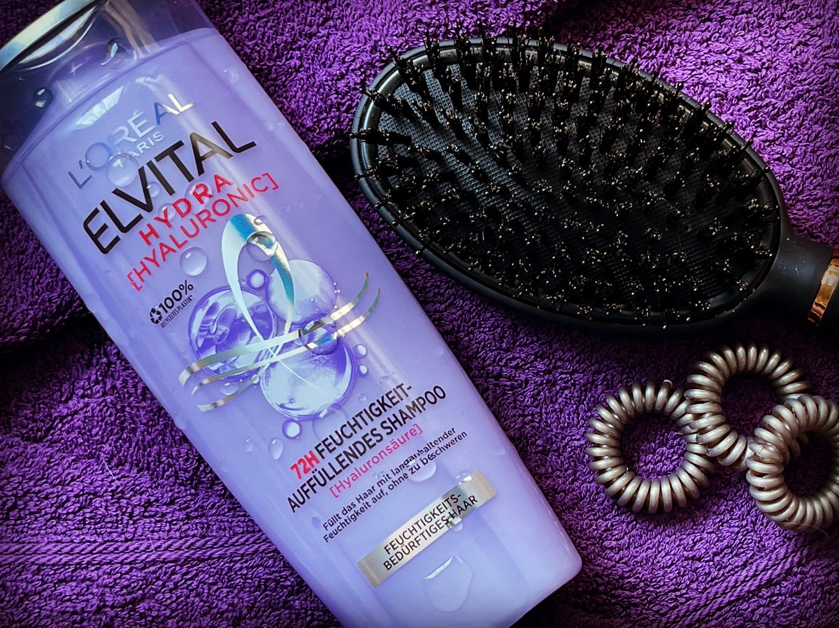 punktonella's tweet photo. "Werbung"
Das ELVITAL HYDRA Shampoo von L’Oréal hat einen tollen Duft. Die Konsistenz ist cremig & lässt sich gut im Haar verteilen. Die Haare fühlen sich schön gepflegt & weich an.
@trnd
#trnd_elvitalhydra #lorealparis #lorealhyaluron #elvital #hydrahyaluronic #haarshampoo https://t.co/hrsUmYU6JL