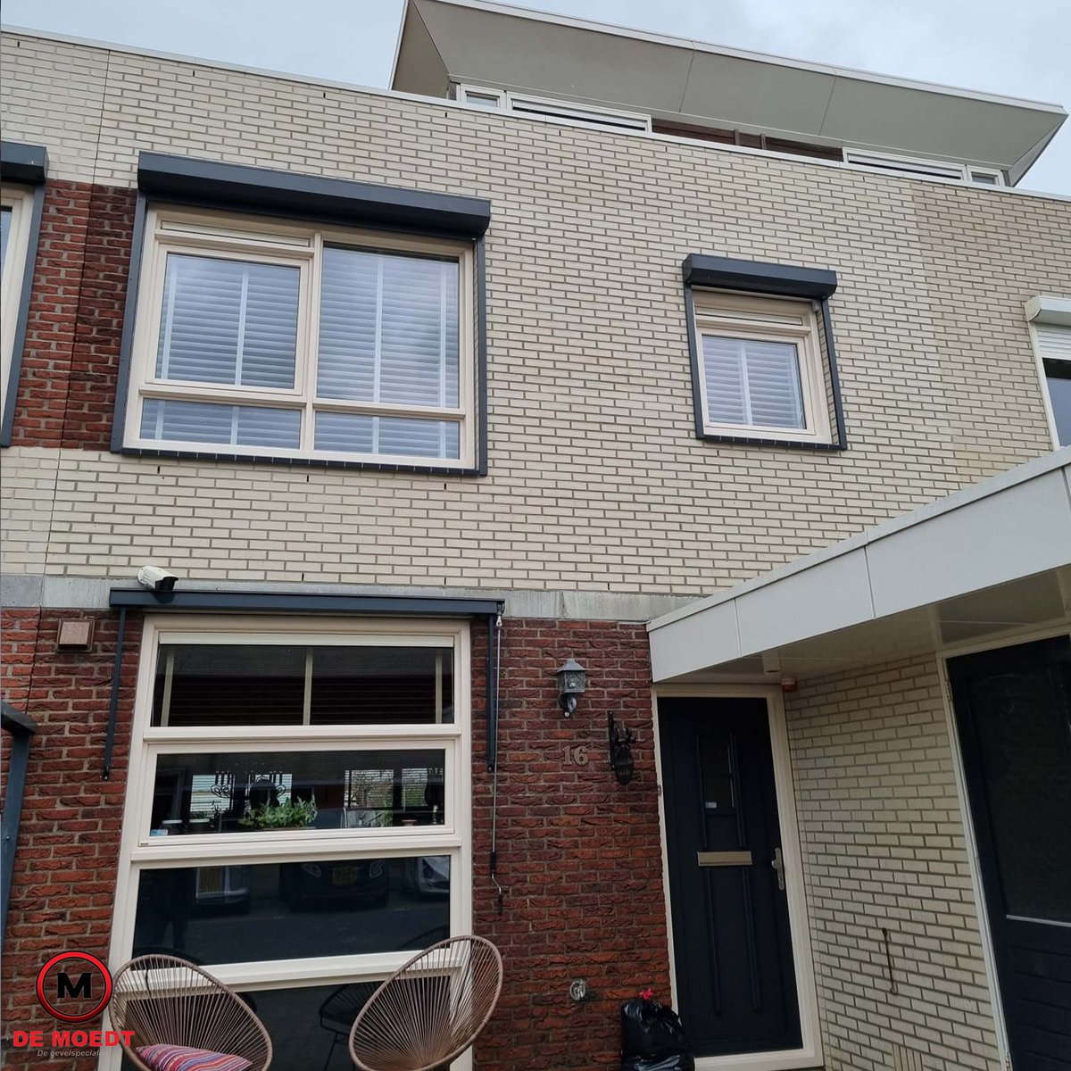 DeMoedtGevels's tweet photo. We hebben deze woning aan de Zeereep in Monster volledig gereinigd en inmiddels opgeleverd, een mooi project!

#demoedtgevelspecialist #demoedt #gevelspecialist #gevelreiniging #gevelrestauratie #voegwerken #stoomcleanen #naaldwijk #westland https://t.co/zhDXFkD2PF