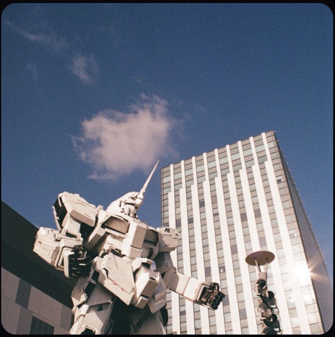 Sk8nSmk's tweet image. Just copped the Robot Invasion NFT from @LaynoProd 🔥🔥🔥 This is a huge gundam statue in Tokyo 🤖