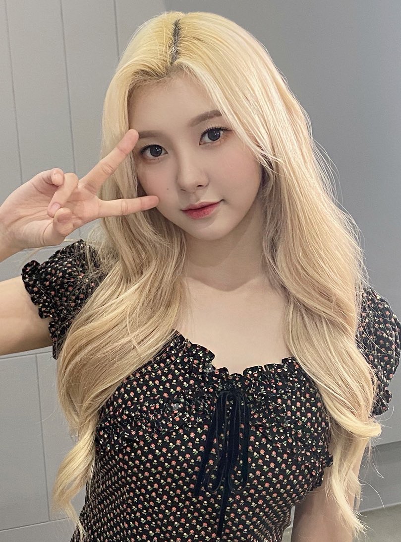 evrydayeon's tweet photo. MISS MAAM https://t.co/yB7hOLISUv