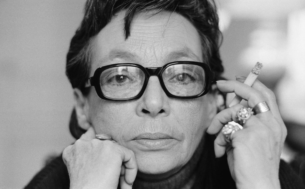 ProfesorJonk's tweet photo. "Alrededor de la persona que escribe libro siempre debe haber una separación de los demás. Es una soledad. Es la soledad del autor, la del escribir".
Marguerite Duras.
Retrató el erotismo de la palabra y el silencio como pocos autores.
Su vida y obra son una.
#Efemeride #Duras https://t.co/w1ci1VIYuI