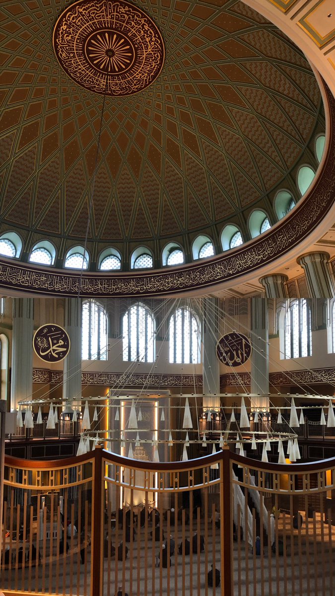 Taksim Camii Abdesthanesi
🌸
Peçete: Var
Sıcak Su: Var
Yeterli Mahremiyet: Süper
Ücret: Yok
Randıman: 10/10