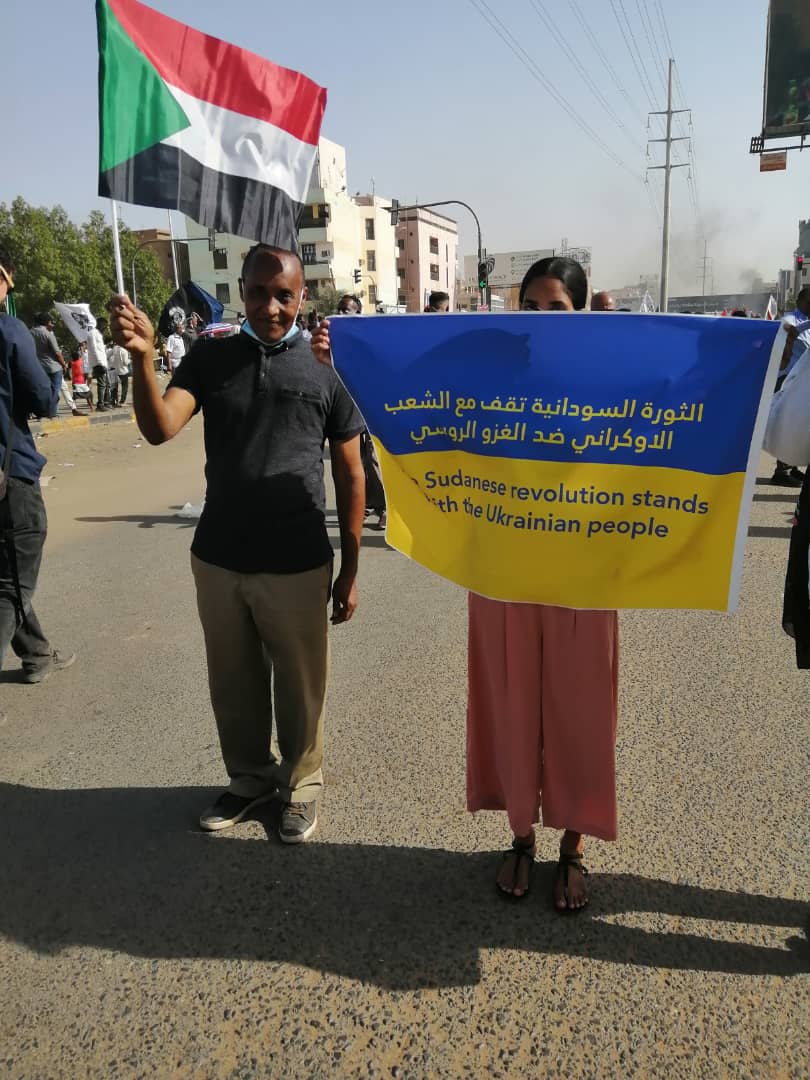 <a href="/ThomasVLinge/">Thomas van Linge</a> People in Sudan are fighting for justice, peace and freedom. 
Democracy was undermined by #SudanCoup led by Russian alliances in Africa. 
Sudanese people stand in solidarity with #Ukraine 
Injustice anywhere is injustice everywhere