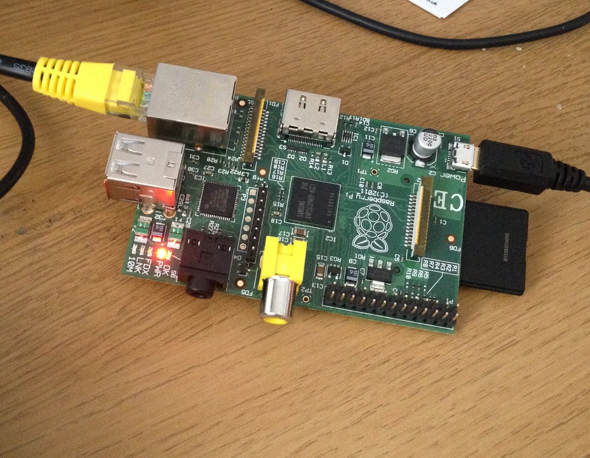 ZeroLifex00's tweet image. I believe it&apos;s this one&apos;s 10th birthday. #RaspberryPi10
