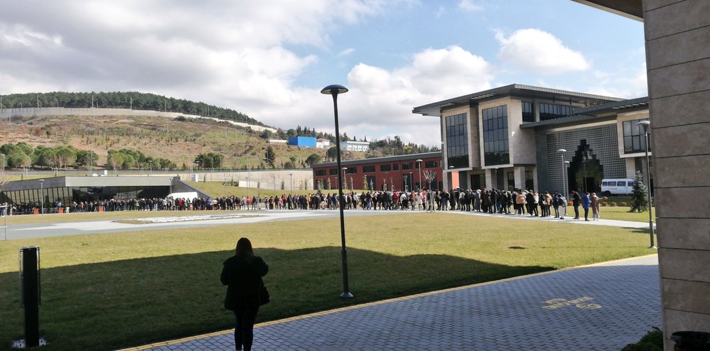 Yeni kampüste çok eğleniyoruz gelsenize <a href="/nocontext_marun/">no context marmara üni</a>