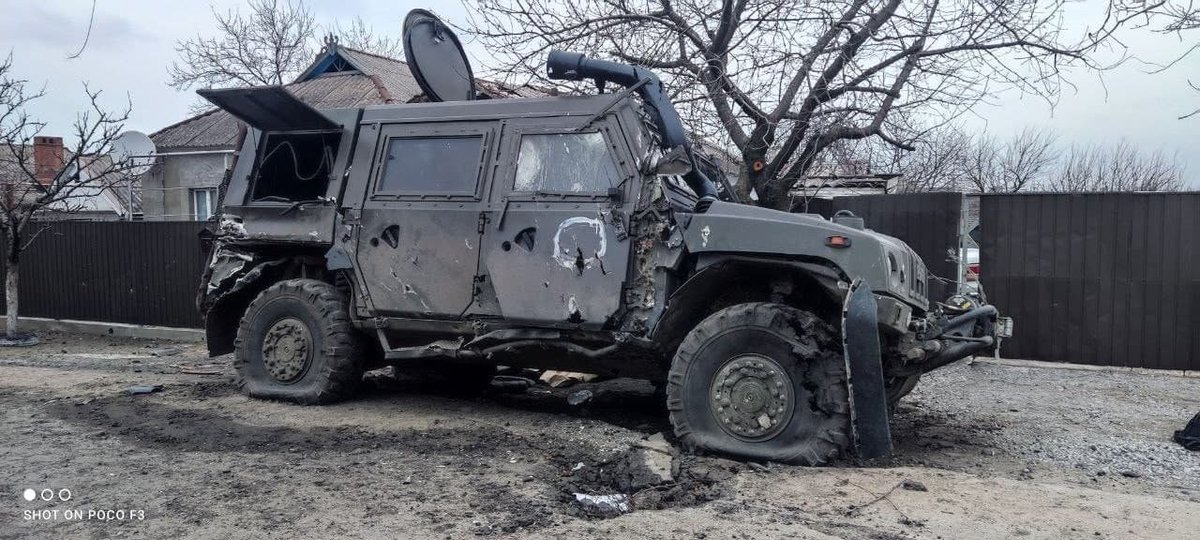 🇺🇦 Ukraine Weapons Tracker on Twitter: "#Ukaine: An Iveco LMV "Rys",  usually used by elite units of the Russian army, and a cargo truck were  destroyed in Stary Krym, outskirts of #Mariupol.