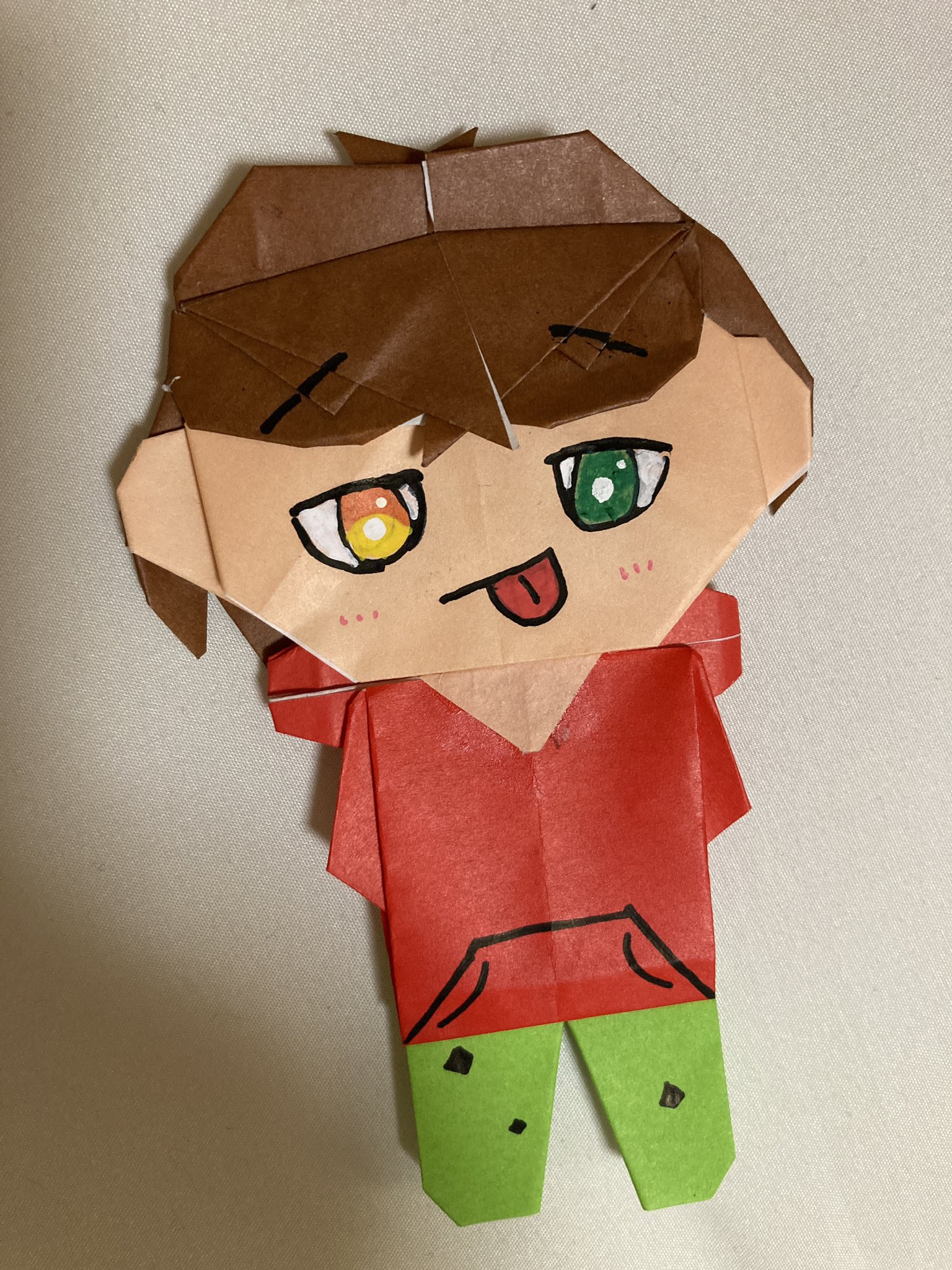 تويتر いもあん على تويتر オリジナルキャラ2作品目 オッドアイの男の子 キャラが増えてきたら分からなくなるから名前を付けない って提案したら突然 印田 いんだ ミナト こんな名前どっから出てきた 息子の不思議なインスピレーションw 折り紙