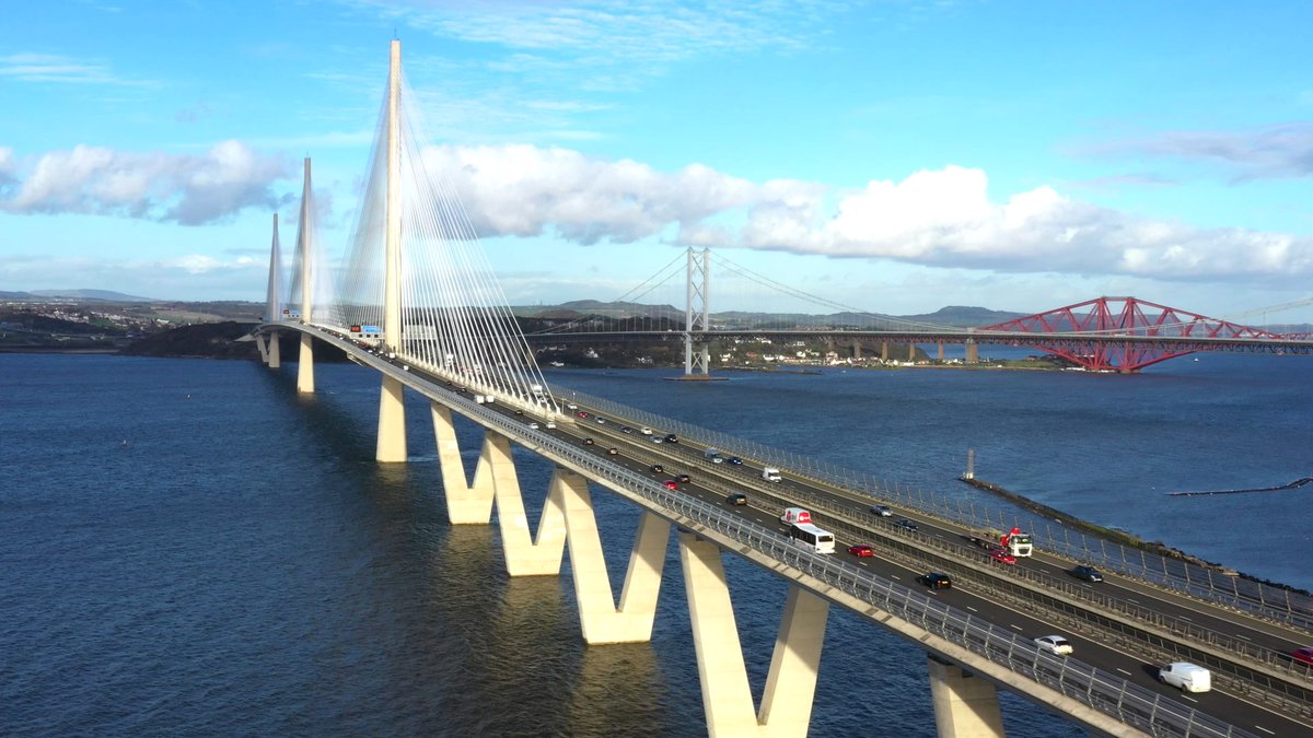 Queensferry Crossing wind shielding success:

✅ New bridge remains open to high-sided vehicles more than 100 times when old bridge may have closed.

More:
bearscot.com/queensferry-cr…