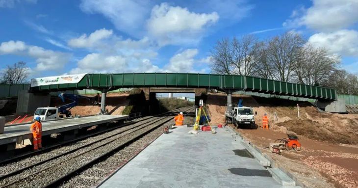 ExeterCouncil's tweet image. A new pedestrian and cycle bridge has been lifted into place as part of the development of Marsh Barton railway station.
The installation of the 16-metre span structure over the railway line is a major milestone in the project.
Read more: bit.ly/3IBFzDL