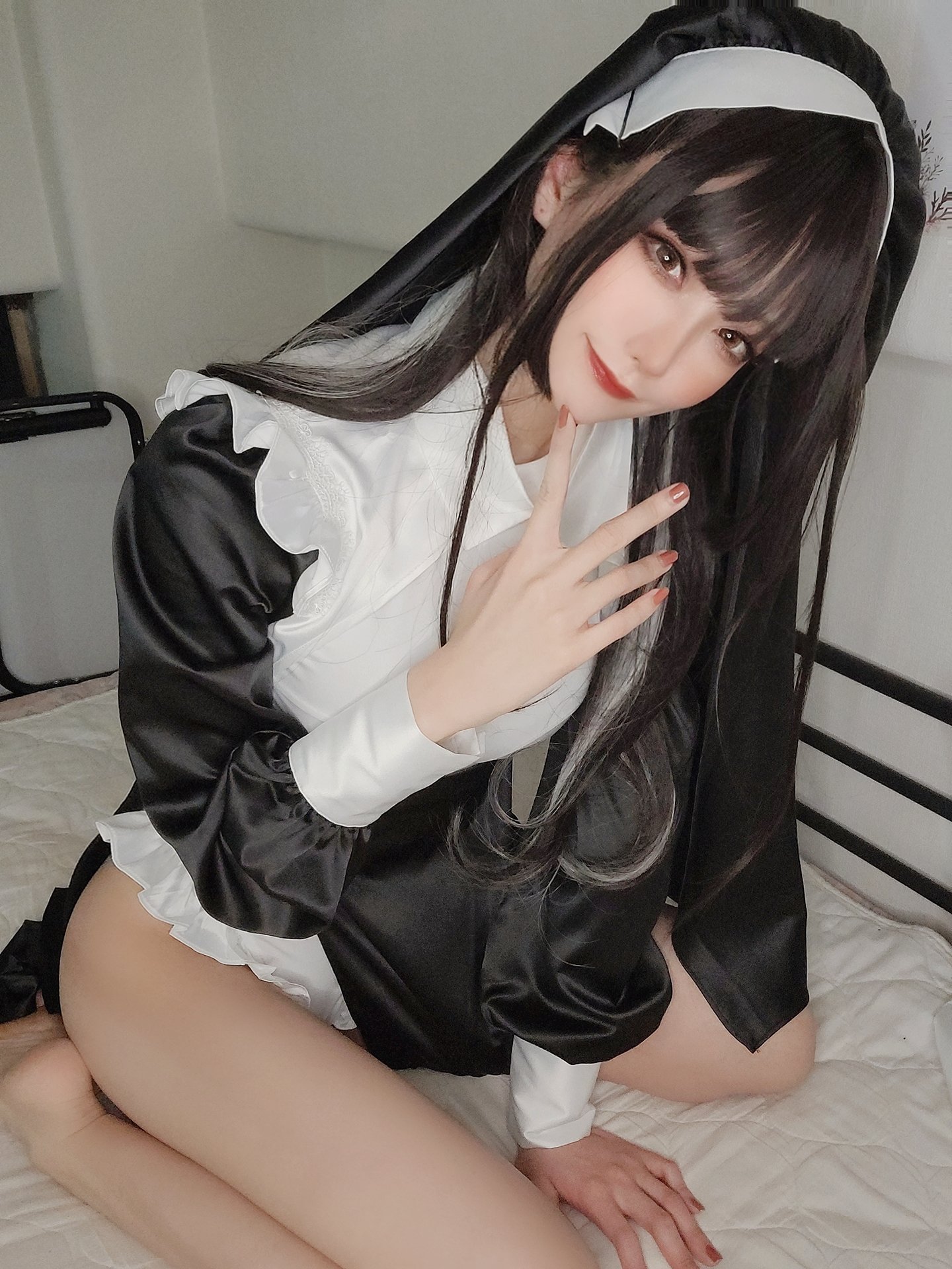 cosplay biarawan seksi