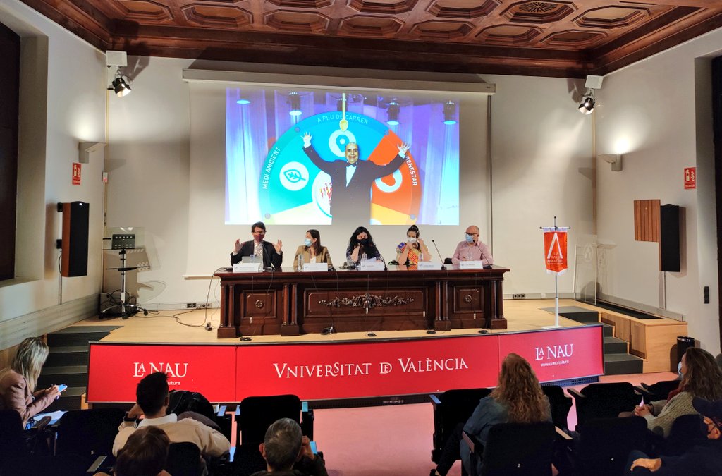 fallaimmaterial's tweet photo. Francisco Grimaldo, director de #FallaImmaterial: "Emprarem les dades per a descobrir #València mitjançant un joc de preguntes. Aquest permetrà construir un monument faller basat en el coneixement de la ciutadania" #Falles22
➡️ https://t.co/Lxd1BoyeHW 💥 https://t.co/fLSBbFjSpT