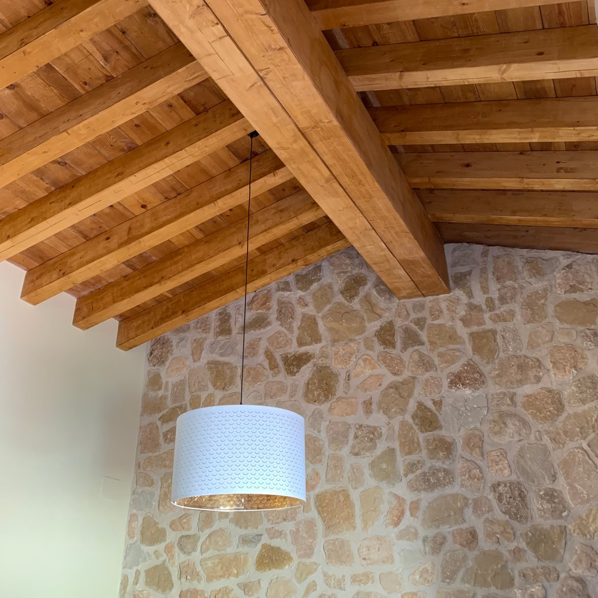 CasalsAlso's tweet photo. Instal·lació de diferents il·luminacions de la casa rural de Prat de Compte.
.
.
#pratdecomte #construction #construccion #casa #rustico #rustic #casarustica #casarural #obra #workinprogress #clauenma #terresdelebre #llaveenmano #led #lights #decoracion #iluminacion #iluminación https://t.co/BOS8Nz4hIz